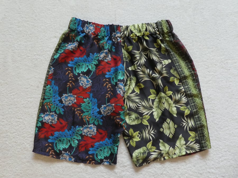 Silk Multi Patterned Shorts.  Elasticated Waist. Ladies S-M.