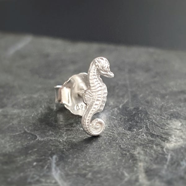 SALE Seahorse Stud in hypoallergenic sterling silver, single