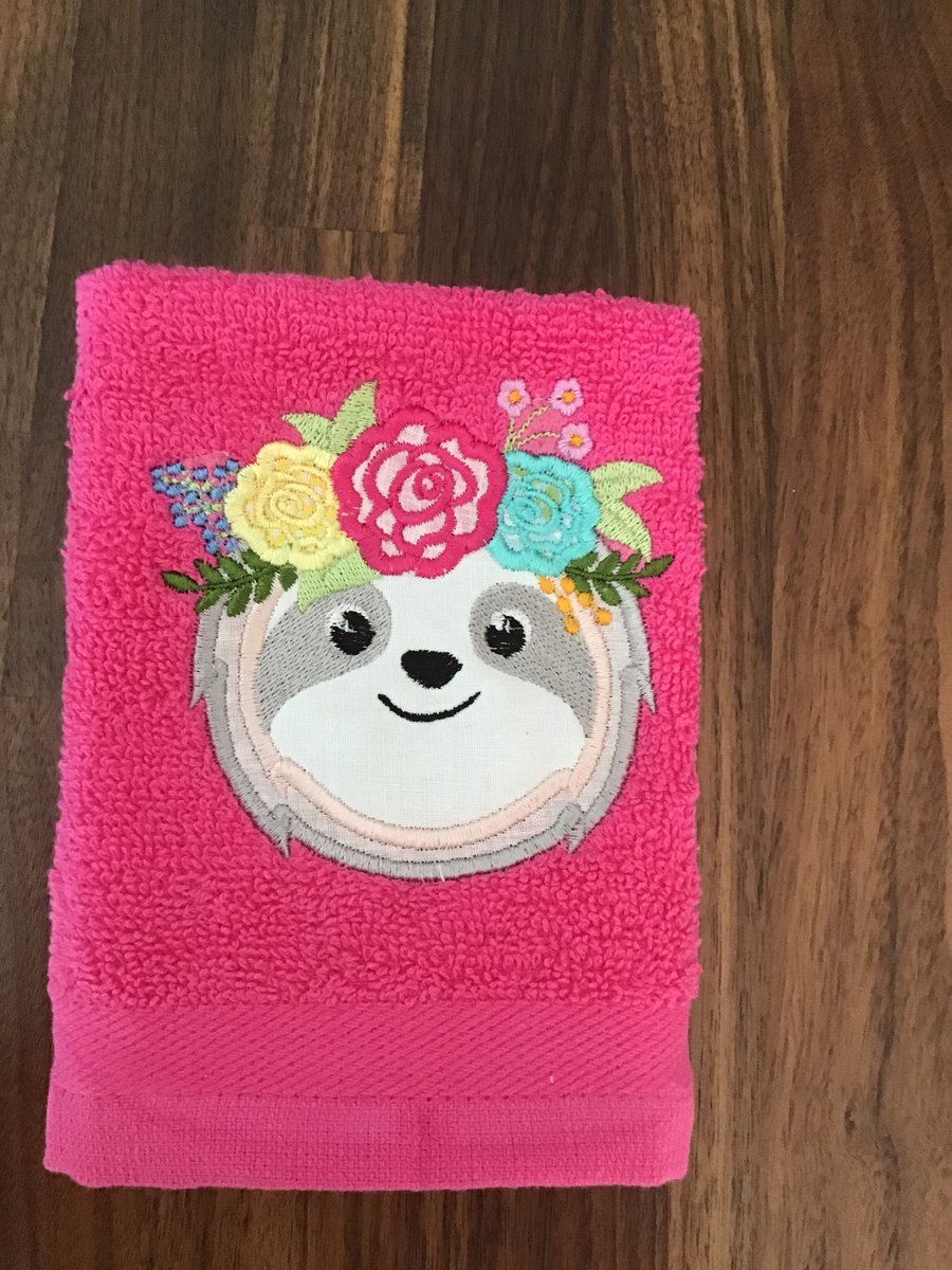 Sloth with flowers appliquéd flannel in pink 