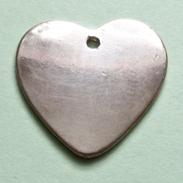 Destash:HEARTS: Large Silver Coloured Heart, Plain  2.7cms