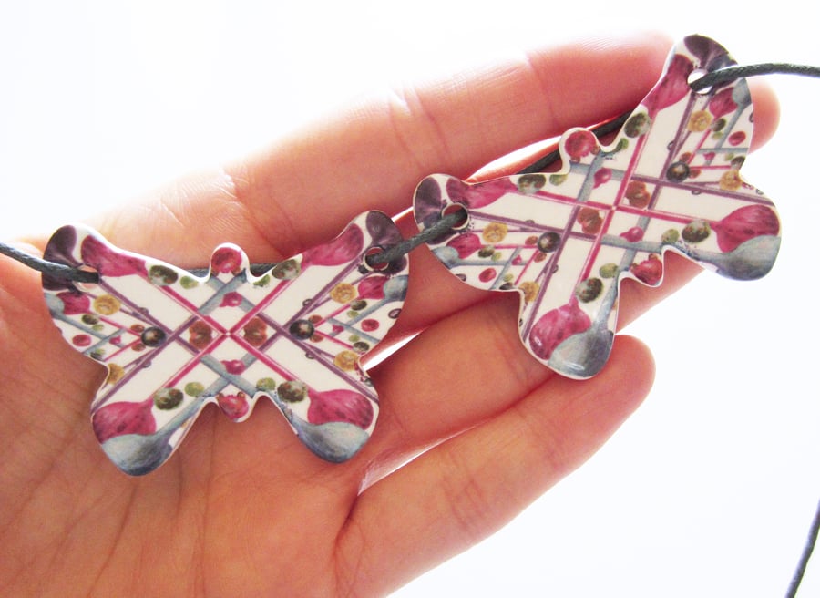 Bubble Pattern Double Butterfly Ceramic Pendant Necklace