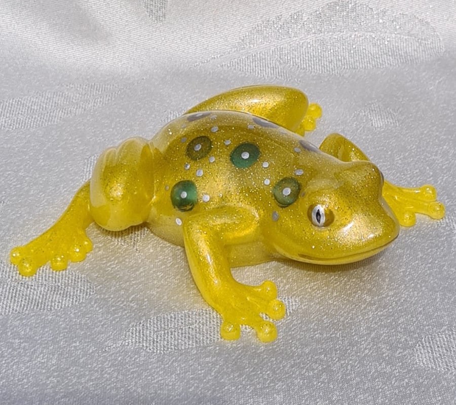 Stunning Mustard Pickle Resin Art Frog Figurine - Ornament - Collectible