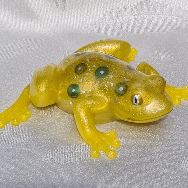 Stunning Mustard Pickle Resin Art Frog Figurine - Ornament - Collectible