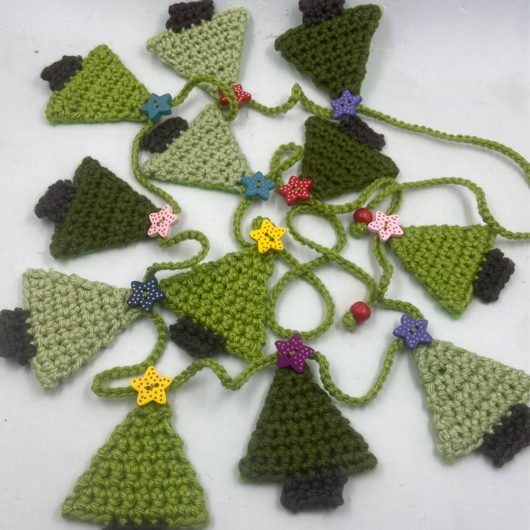 Crochet Christmas Tree Garland with Wooden Button Stars 