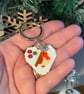 Christmas robin and poinsettia beadwork keyring  - Image 3