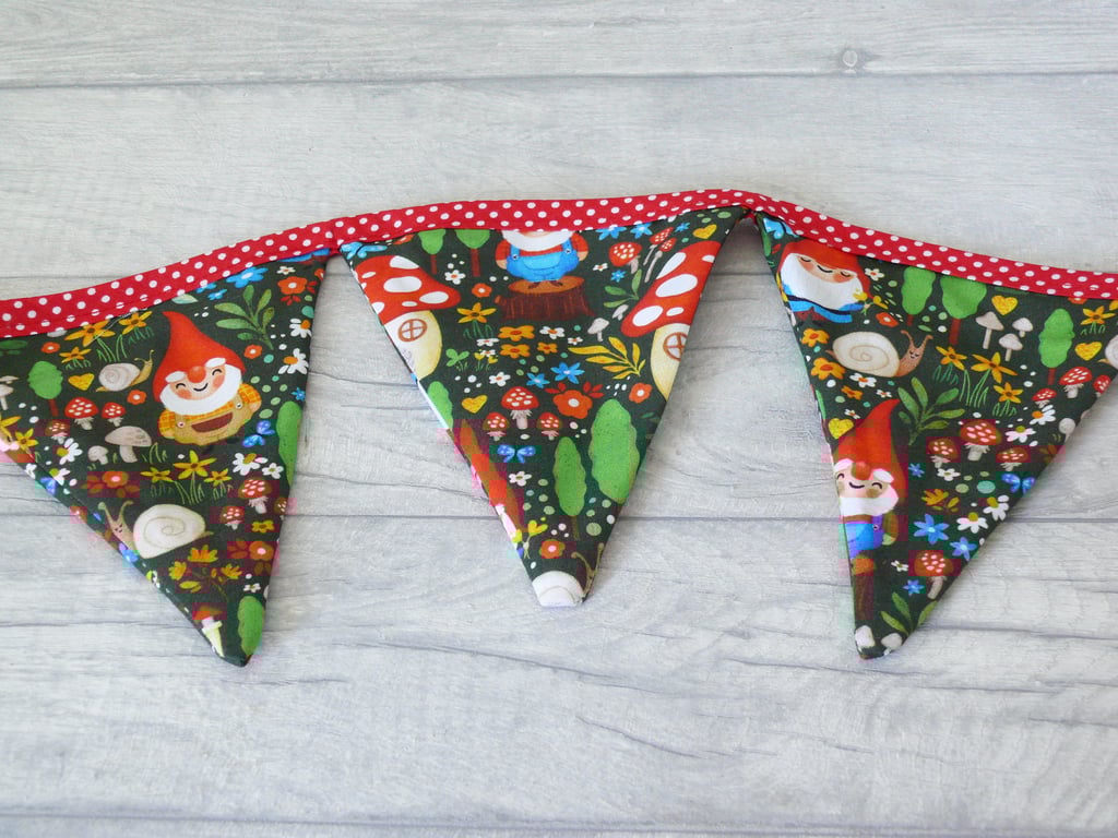 Gnomes Bunting