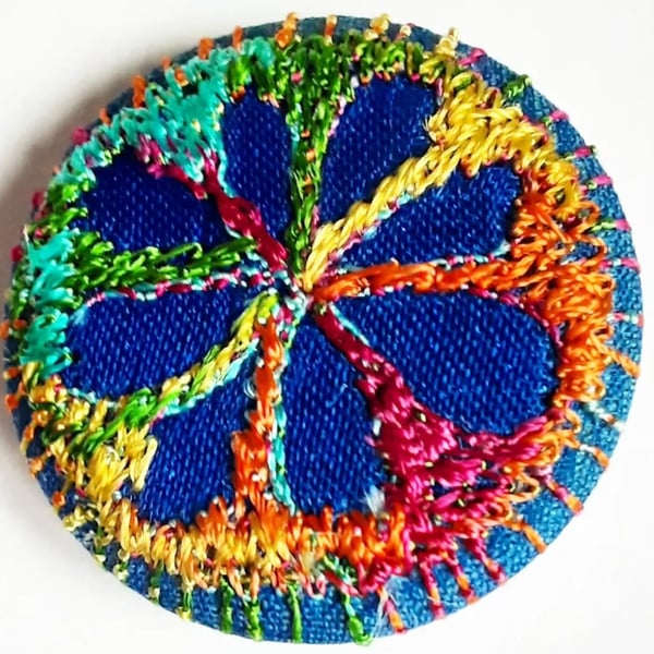 One Inch Badge Flower Fabric Badge with Free Machine Embroidery 
