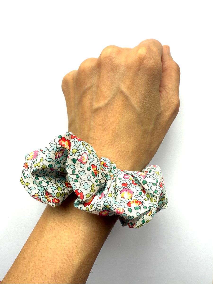 Liberty London Scrunchie - Ditsy Floral