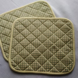 A PAIR of Top Quality Quilted Placemats made in 100% Cotton Fabric