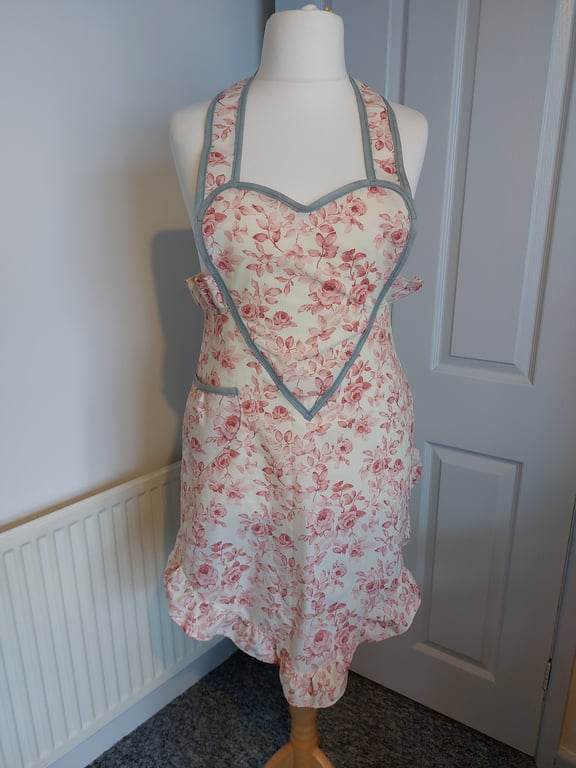 1940's retro style sweetheart apron 