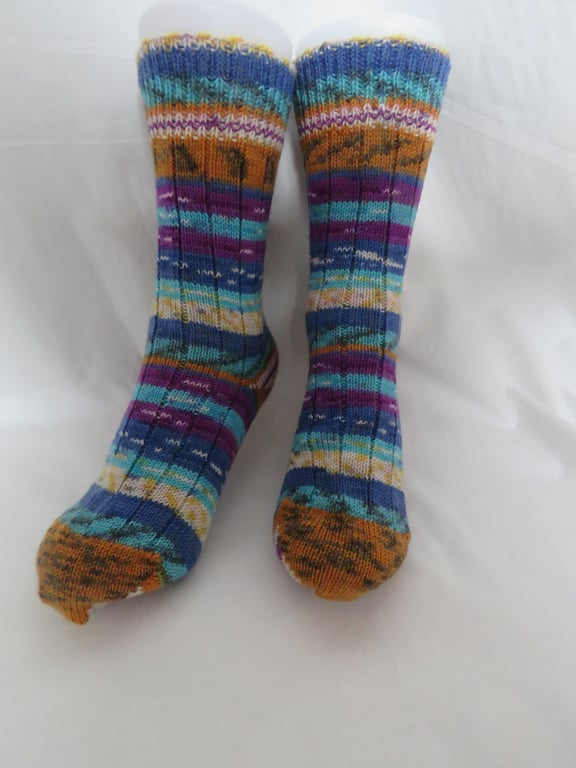 Hand-cranked Knitted Ribbed Wool Socks Size 4 to 5
