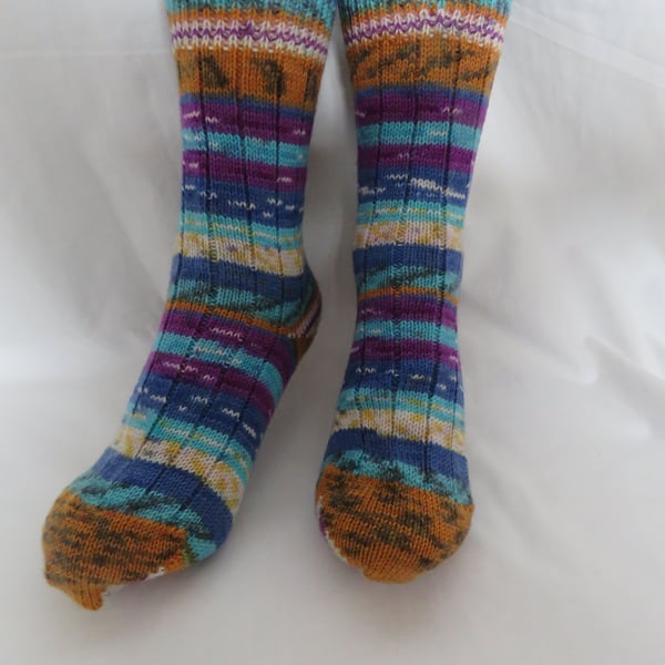 Hand-cranked Knitted Ribbed Wool Socks Size 4 to 5
