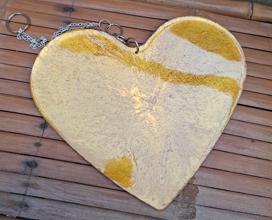 Hanging resin gold heart