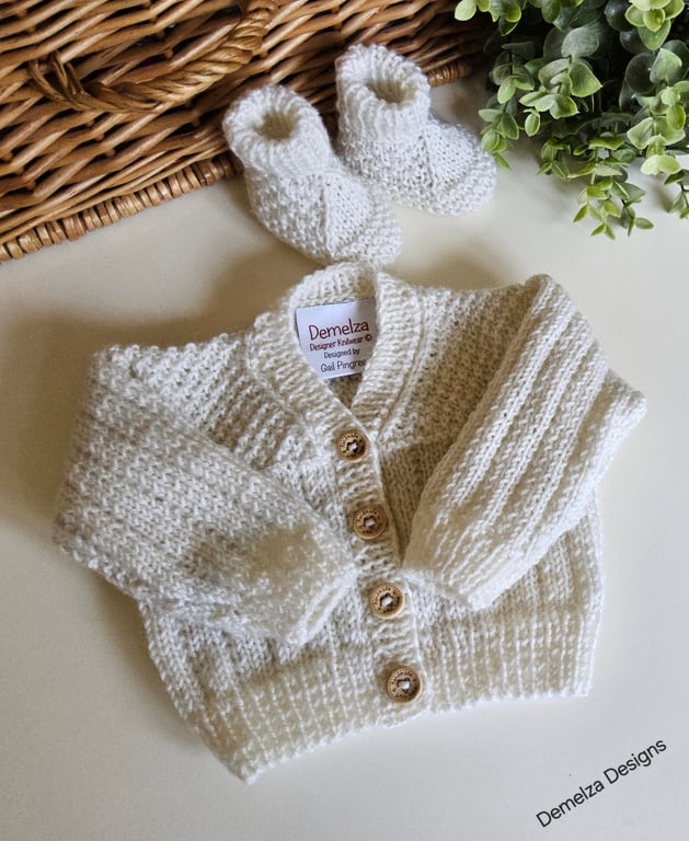 Merino Wool Baby Cardigan & Booties Gift Set 0-3 months Hand Knitted 