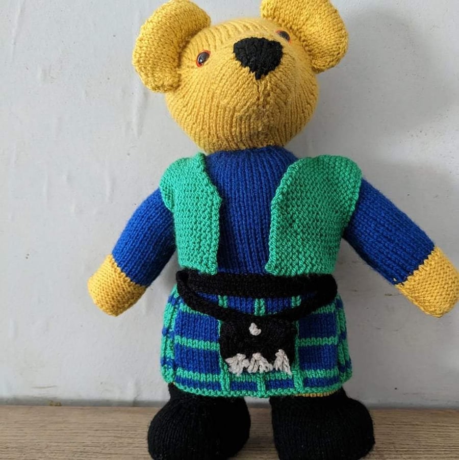 Hand knitted teddy bear 
