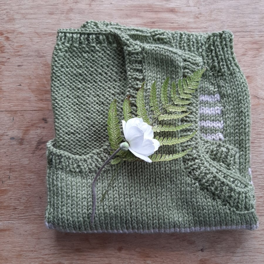 Hand knitted tank top.  Cream and leaf green .medium 