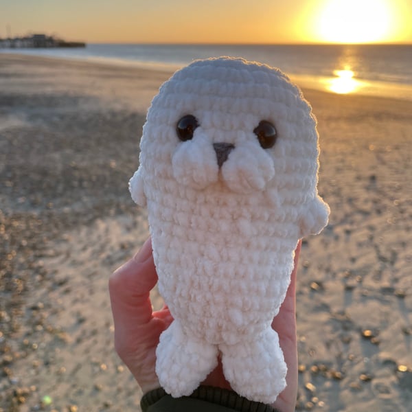 Handmade Crochet Cream Plushie Seal: Soft Velvet Yarn