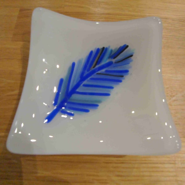 Fused glass feather dish 10cm Transparent White & blue