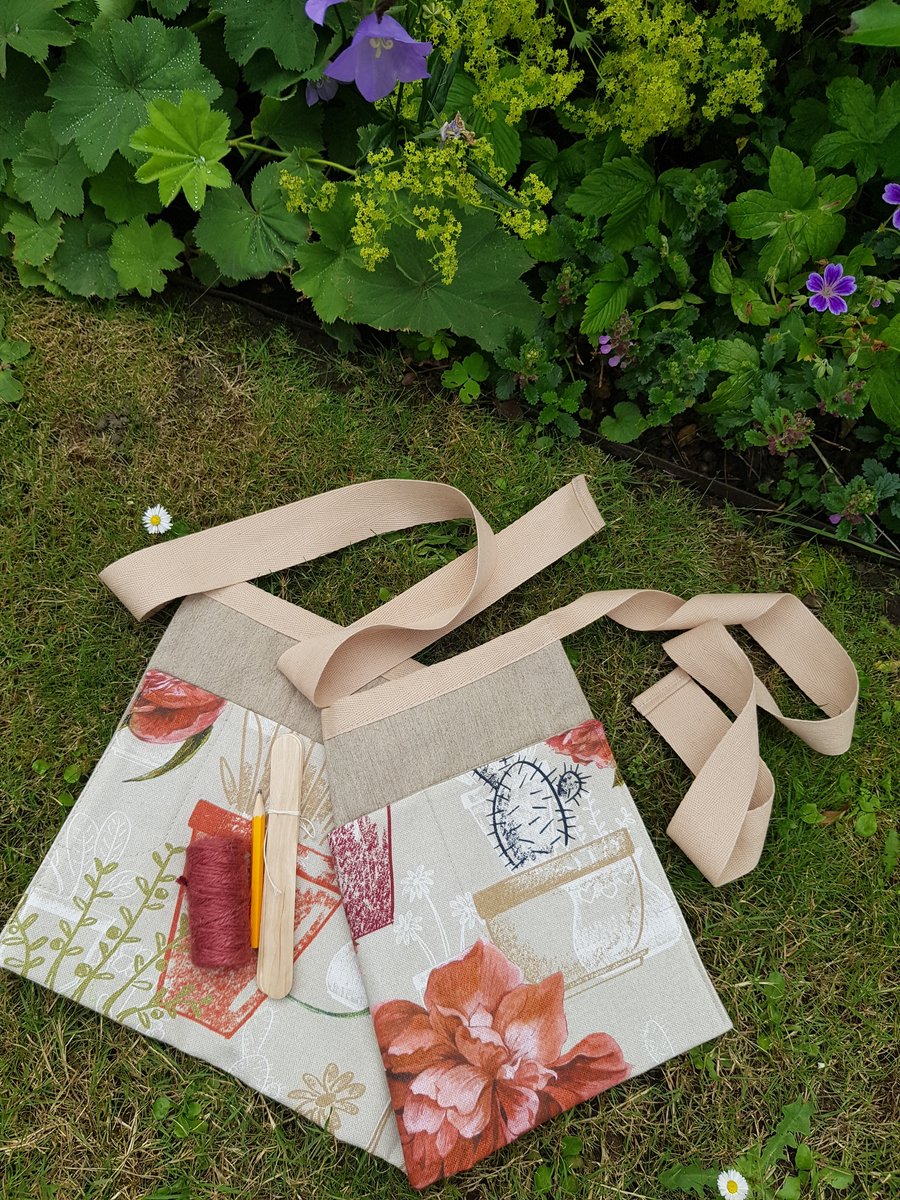 Garden apron, with twine, label and pencil: rose & flower pot design