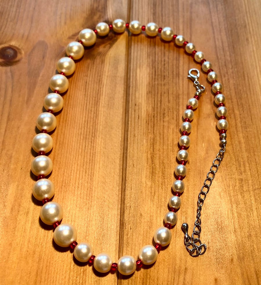 Faux pearl and red necklace