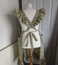 Traditional country cottage style cross back apron  - Image 3