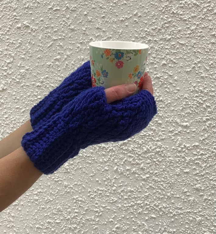 FINGERLESS MITTS , gloves ' Erme Trail '. Soft Wool blend. Cobalt blue.