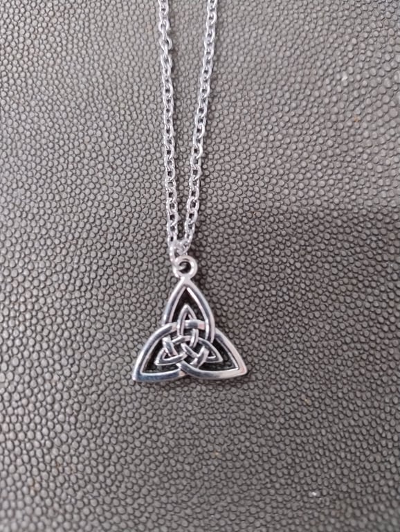 Celtic Triquetra Knot Pendant 