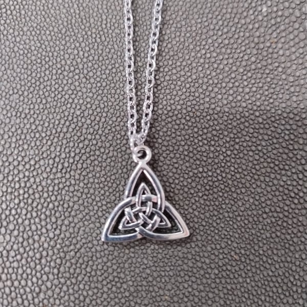Celtic Triquetra Knot Pendant 