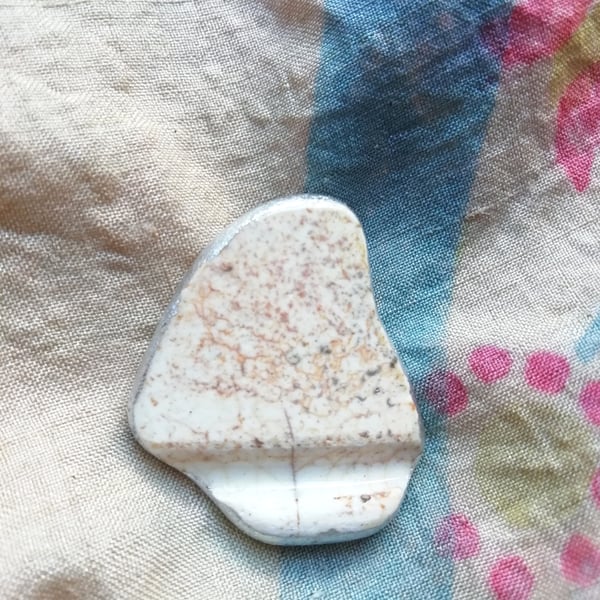 Pottery boat shape brooch 