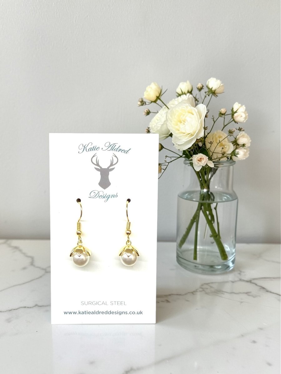 Charm Earrings - Gold Pearl