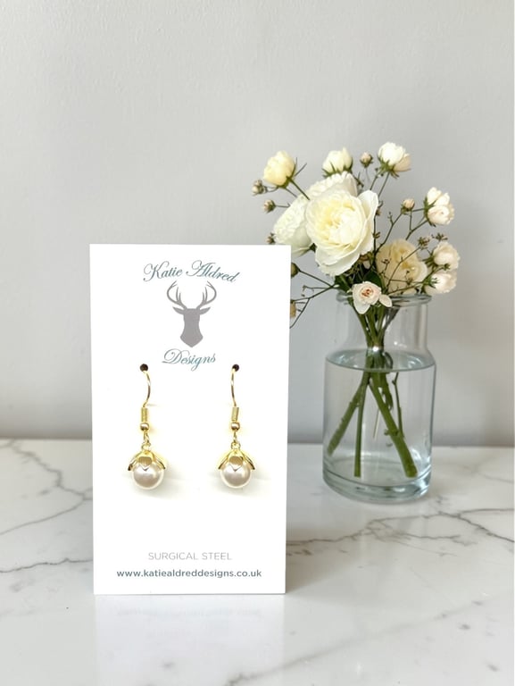 Charm Earrings - Gold Pearl