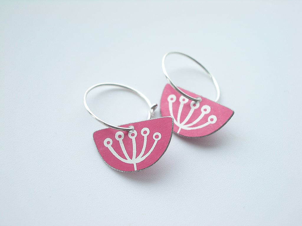 Cow parsley hoop earrings in red