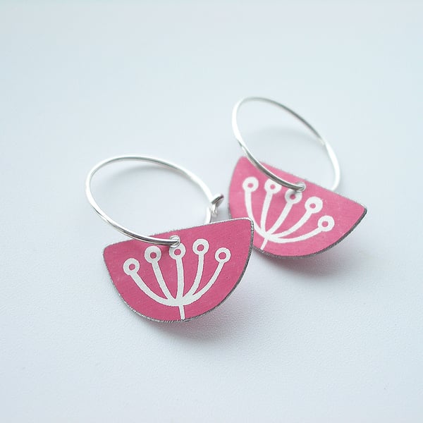 Cow parsley hoop earrings in red