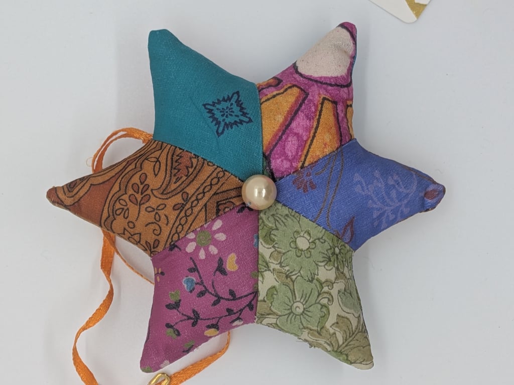 Sari silk christmas star