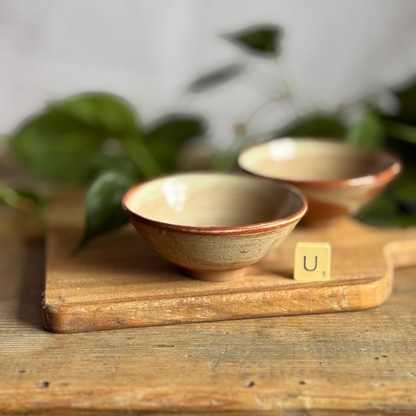 Small pottery dish- trinkets-dipping sauces
