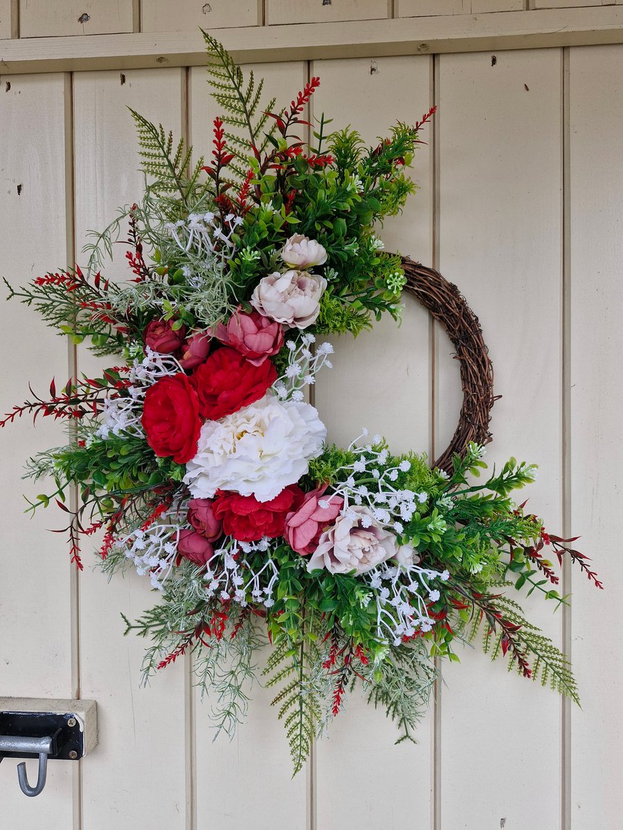Elegance,vintage style mixed floral wreath 