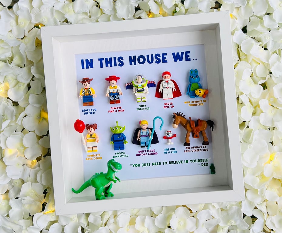 Toy Story “In This House We” Personalised Minifigures Gift Frame (13)