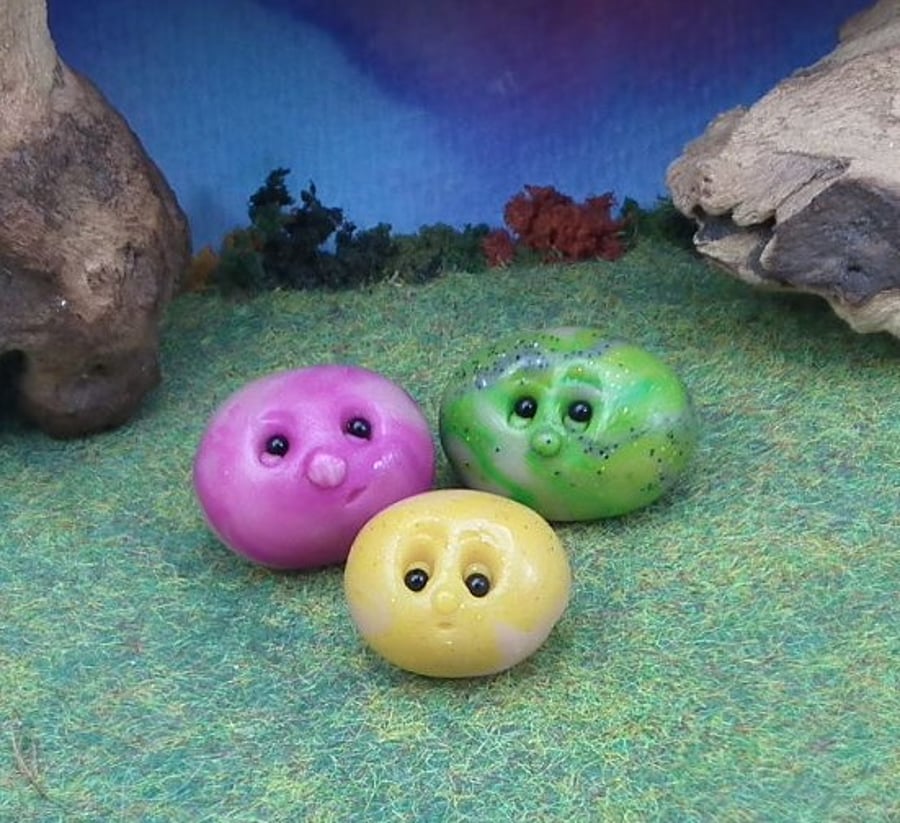 Spring Sale ... Trio of Pocket Pebbles OOAK Sculpt by Ann Galvin
