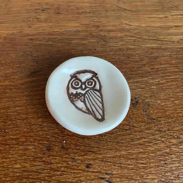 Ring dish with embossed owl design