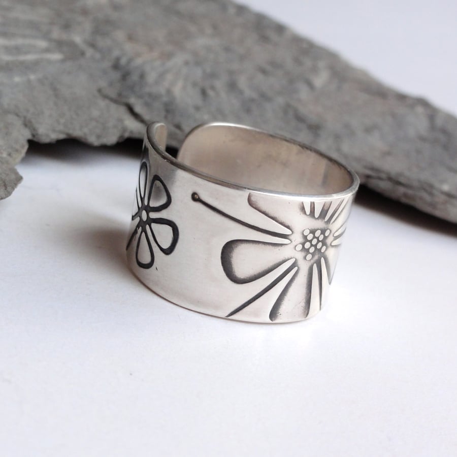 Silver flower ring