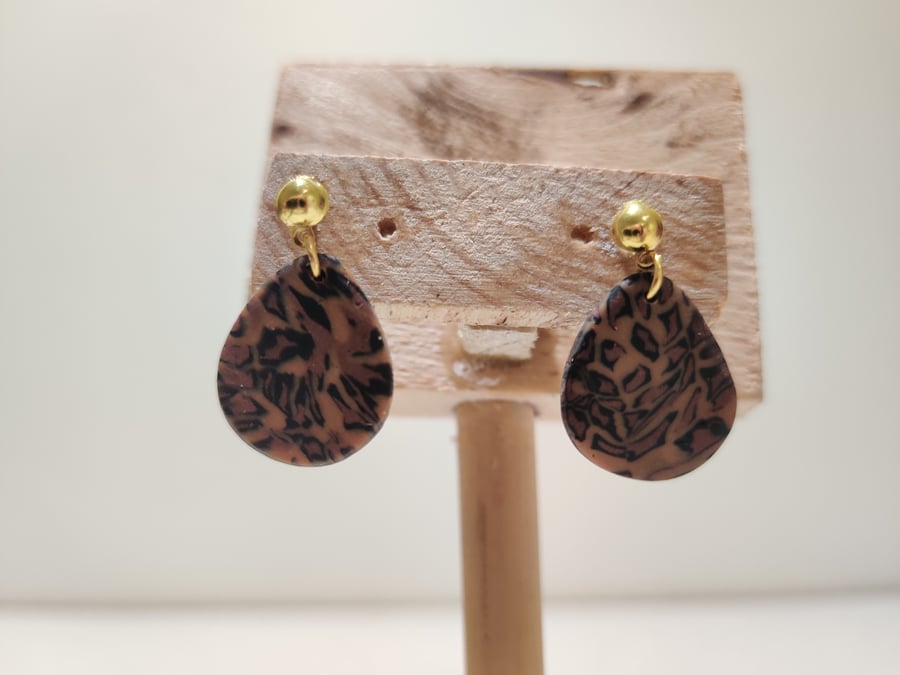  leopard egg dangle earrings