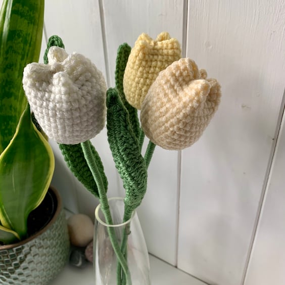 Pastel tulip bouquet, 3 crochet tulip mini bouquet, everlasting flowers