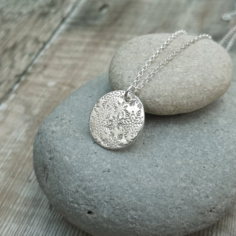 Sterling Silver Festive Snowflake Patterned Disc Necklace