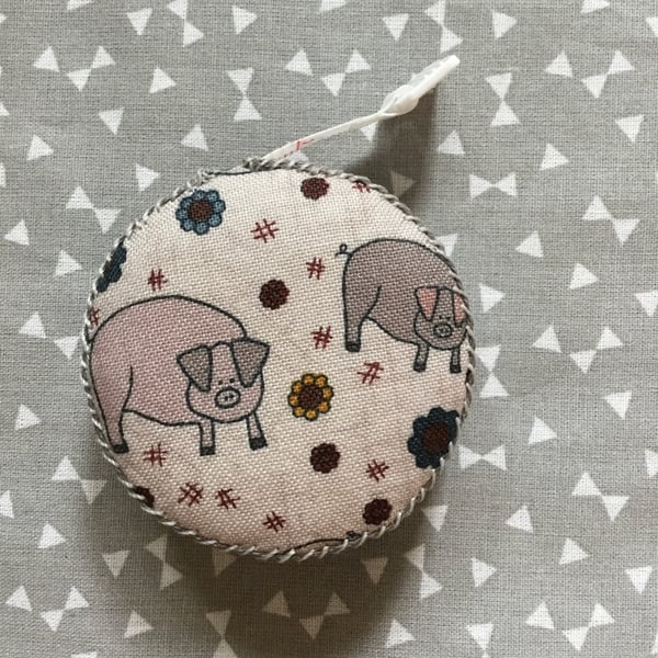 Pig retractable tape measure sewing knitting craft 