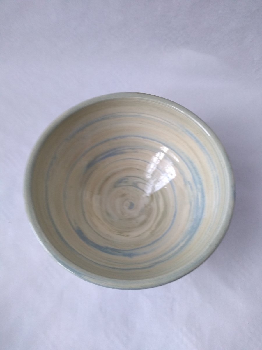 POTTERY AGATE WARE BOWL, WHITE, GREEN AND BLUE EARTHENWARE DIAMETER 18 CMS