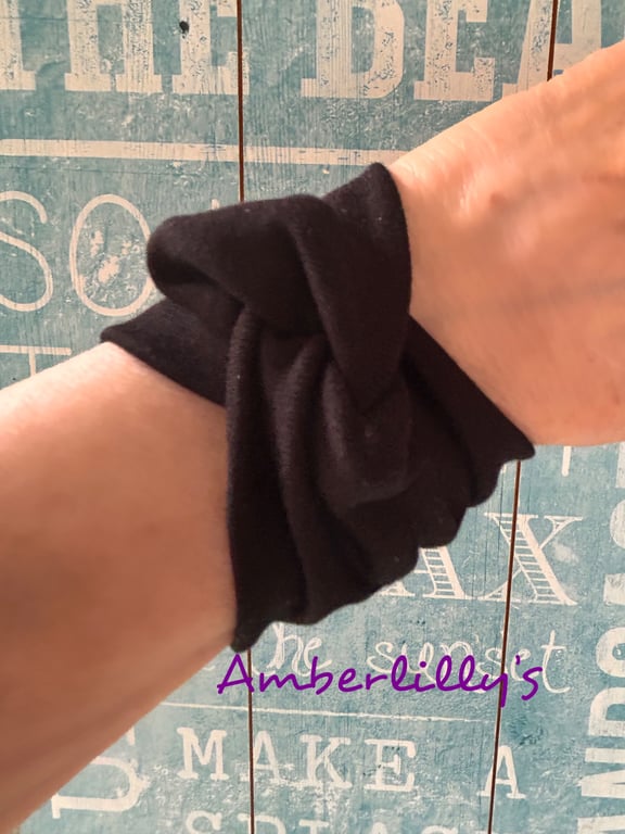 Black Cuff Bracelet in stretch viscose 