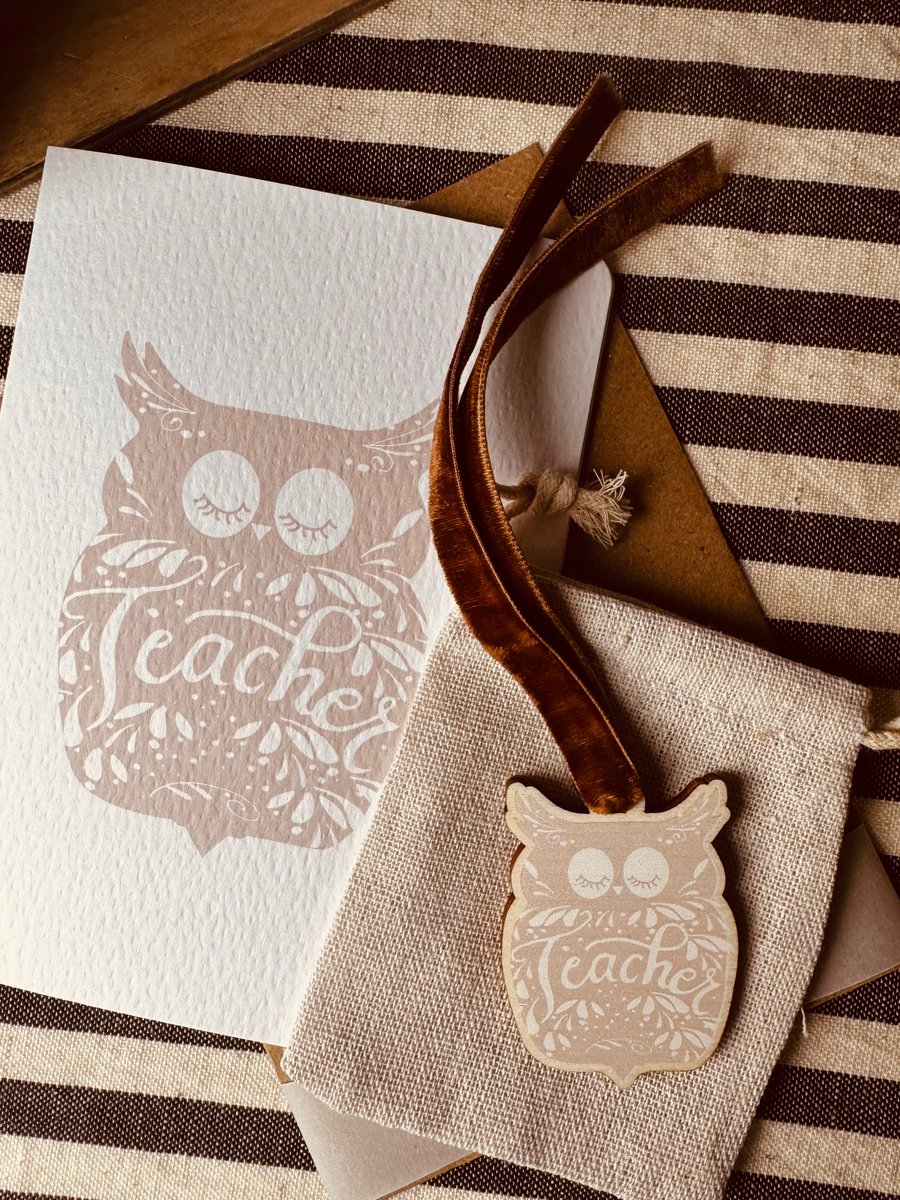 Image of Teacher Appreciation Card & Wooden Owl Gift Set (QM2041)