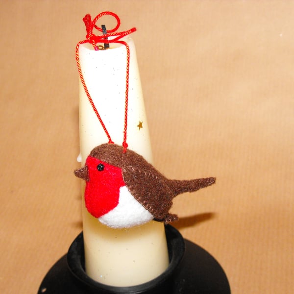 Christmas Robin hanging bauble decoration