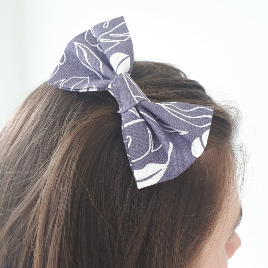 Bow Hair Grip Clips, Grey banana Leaf, Statement Retro Hairstyle, C21