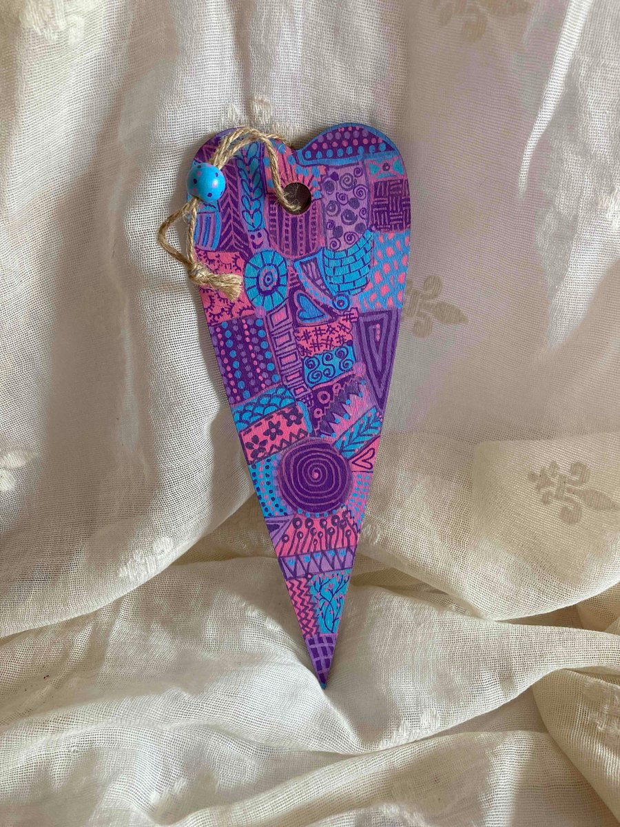  hand painted doodle wooden heart